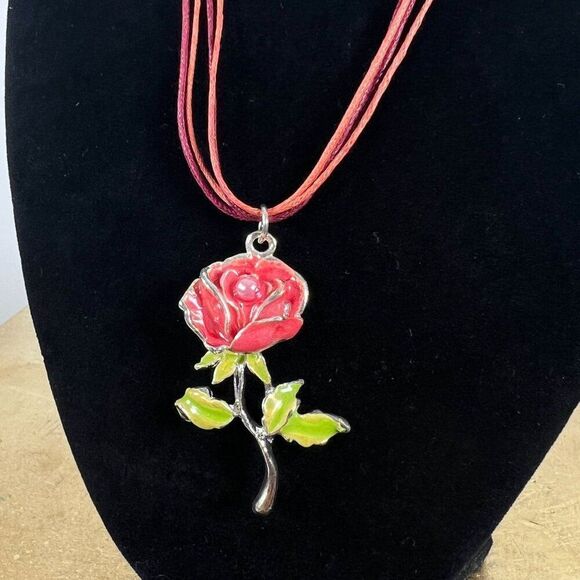 Vintage Y2K Red Flower Pendant Rope Necklace - Fairycore Princess Jewelry - Picture 4 of 5
